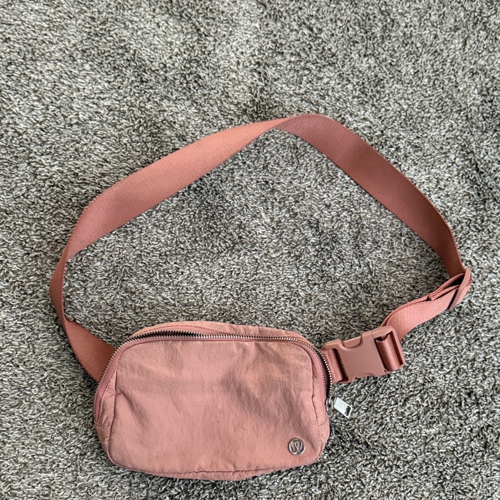 Lululemon Athletica Rose Belt Bag